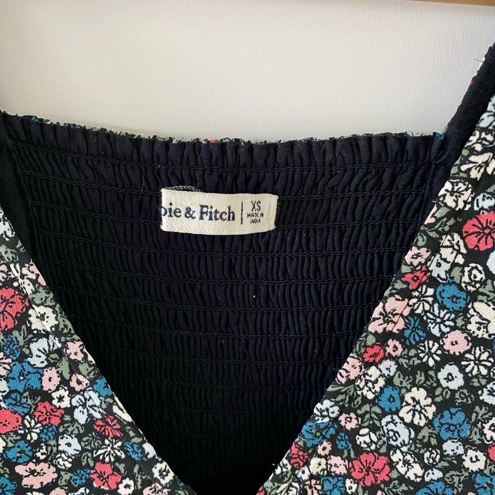 Abercrombie & Fitch Floral Smocked-Back V-Neck Dress - Picture 4 of 8